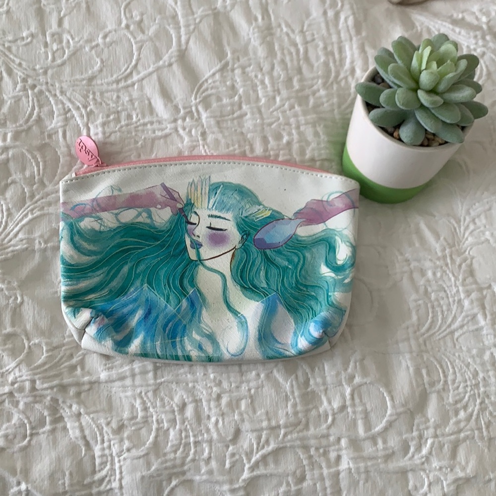 Ipsy cosmetic bag